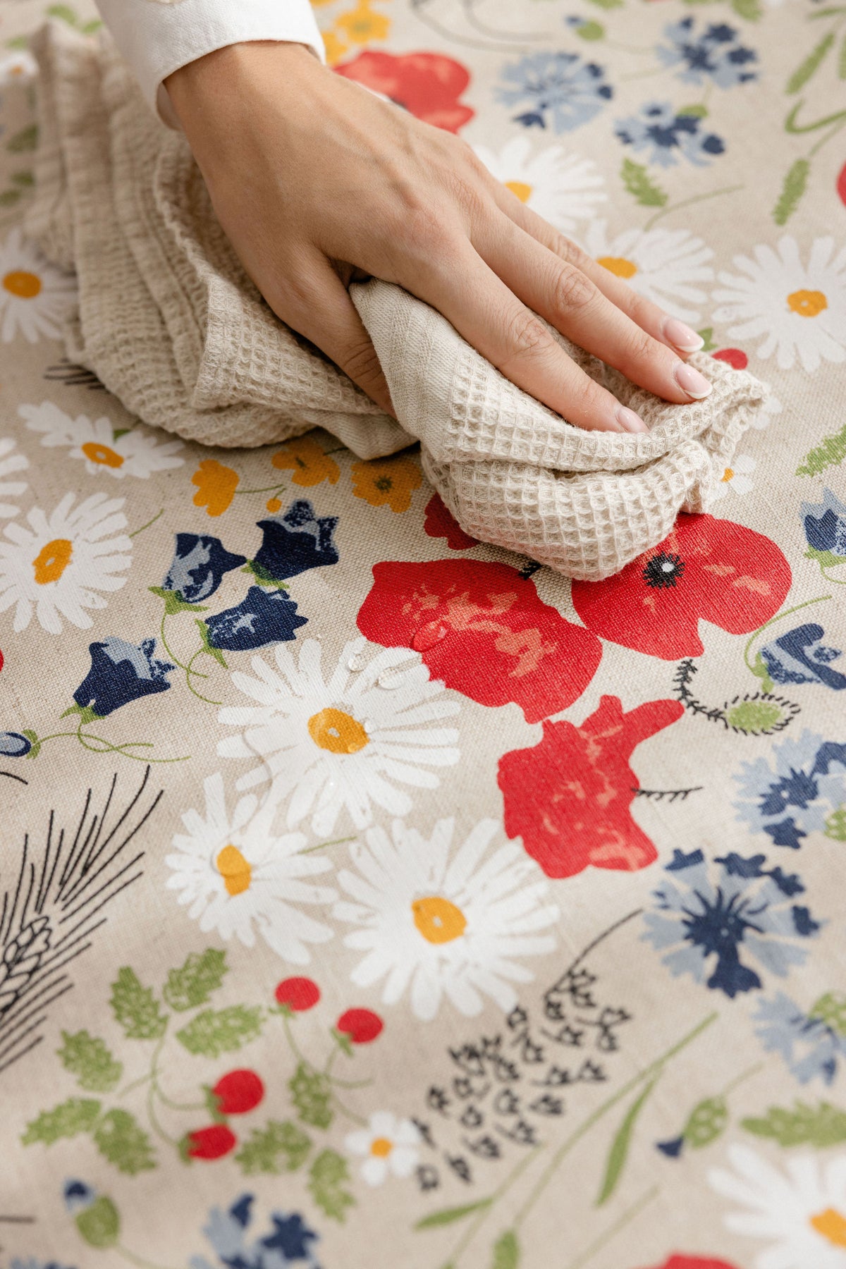 Linen Waterproof Tablecloth TC005 IN Wildflower PRINT