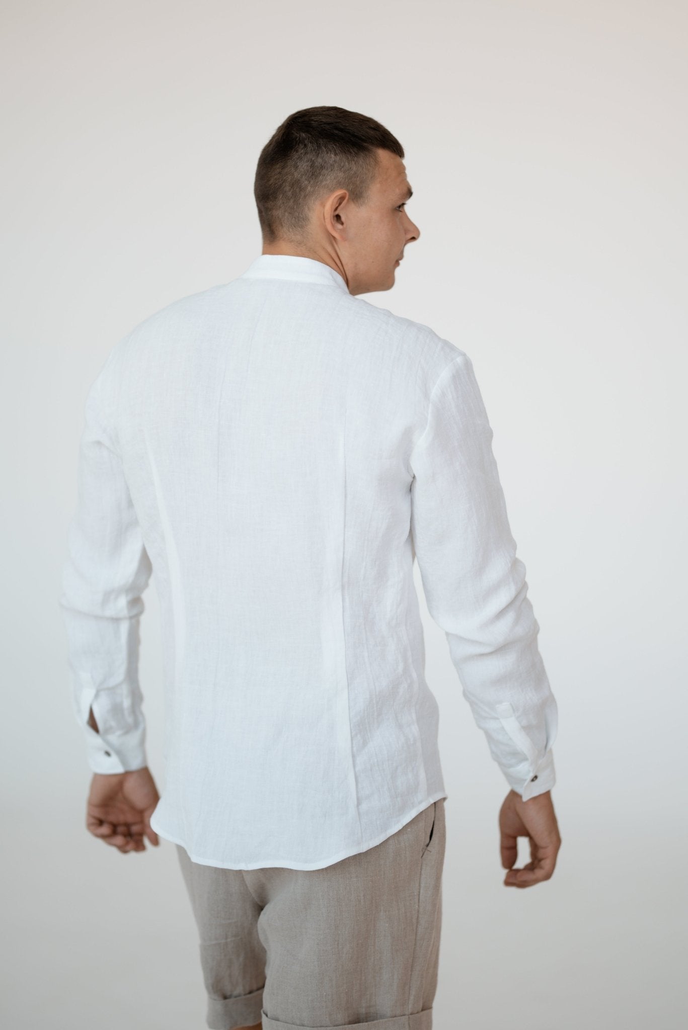Linen Tablecloth – Natural – White | Wholesale Linen Towels, Tablecloths, Napkins, Bathrobes, Aprons, Abayas & Thobes - Middle East Collection by Unique Linen“