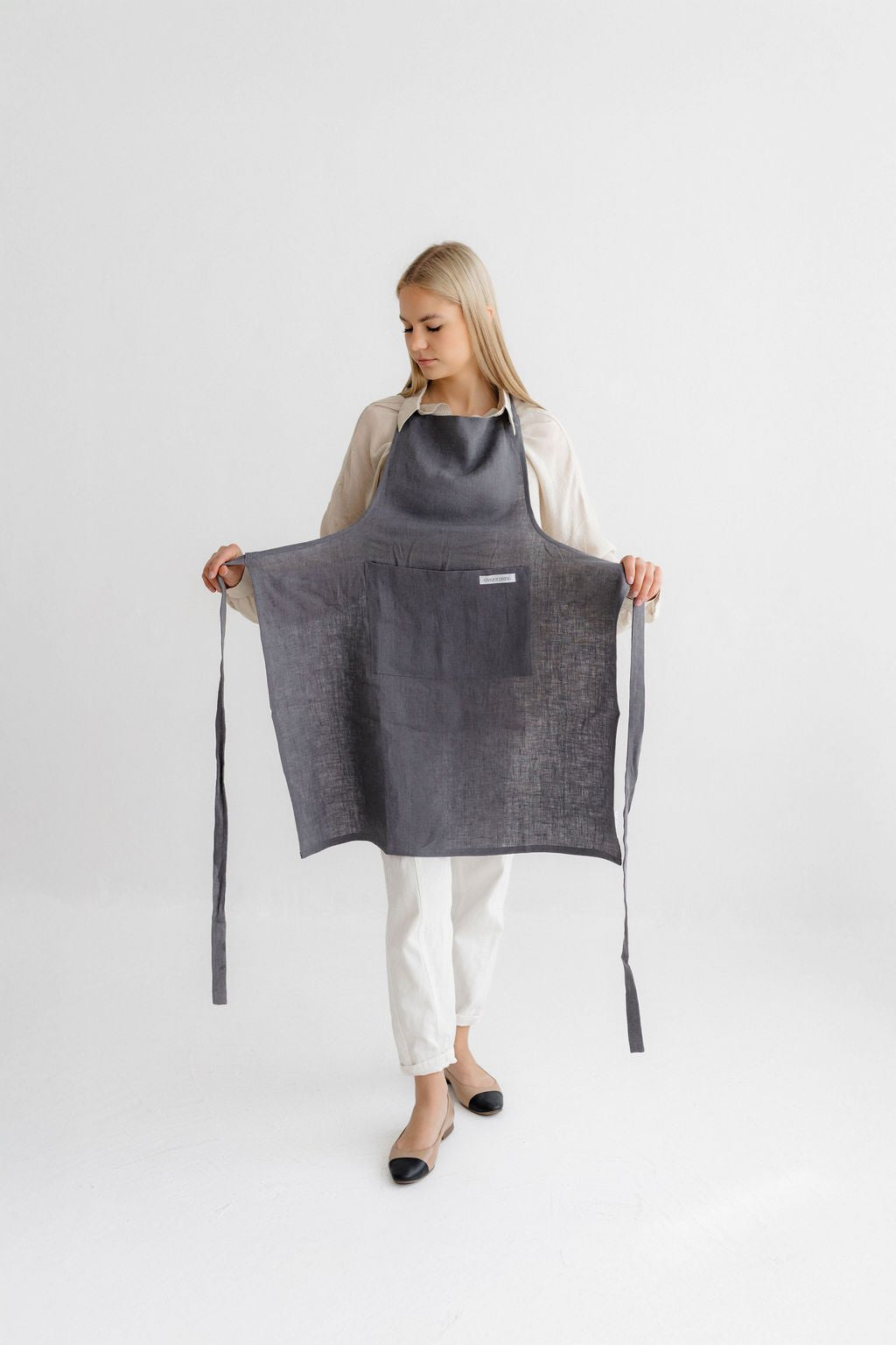 Linen Tablecloth – Natural – White | Wholesale Linen Towels, Tablecloths, Napkins, Bathrobes, Aprons, Abayas & Thobes - Middle East Collection by Unique Linen“
