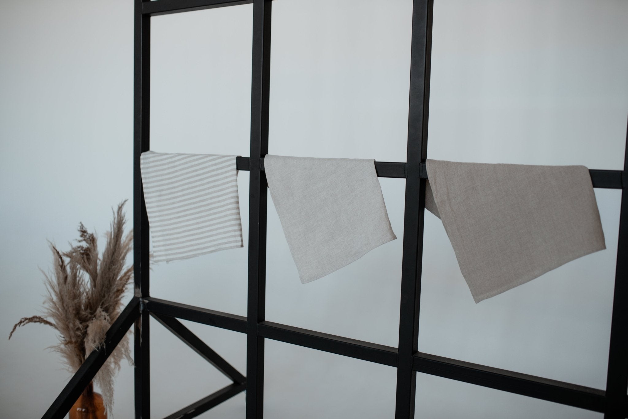Linen Tablecloth – Natural – White | Wholesale Linen Towels, Tablecloths, Napkins, Bathrobes, Aprons, Abayas & Thobes - Middle East Collection by Unique Linen“