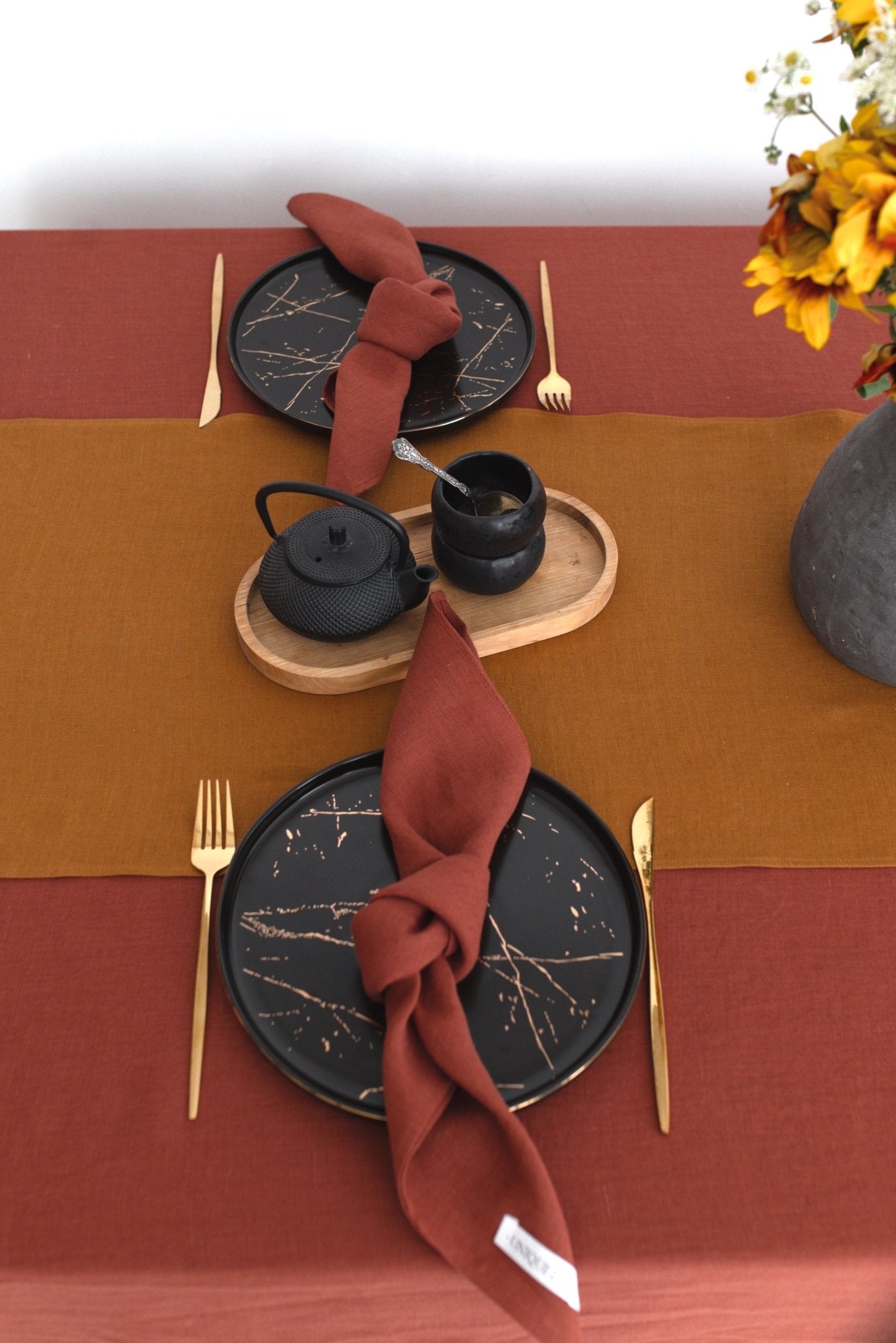 Linen Tablecloth – Natural – White | Wholesale Linen Towels, Tablecloths, Napkins, Bathrobes, Aprons, Abayas & Thobes - Middle East Collection by Unique Linen“
