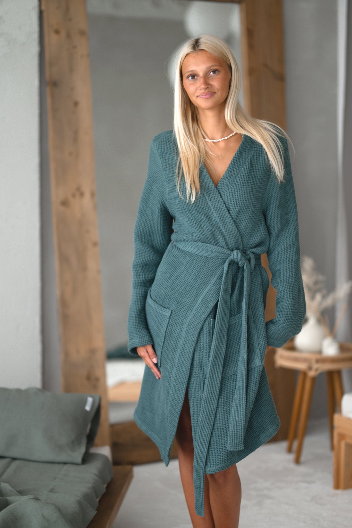 Linen Tablecloth – Natural – White | Wholesale Linen Towels, Tablecloths, Napkins, Bathrobes, Aprons, Abayas & Thobes - Middle East Collection by Unique Linen“