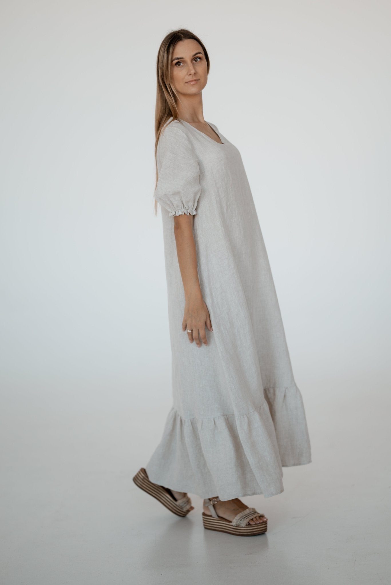 Linen Tablecloth – Natural – White | Wholesale Linen Towels, Tablecloths, Napkins, Bathrobes, Aprons, Abayas & Thobes - Middle East Collection by Unique Linen“