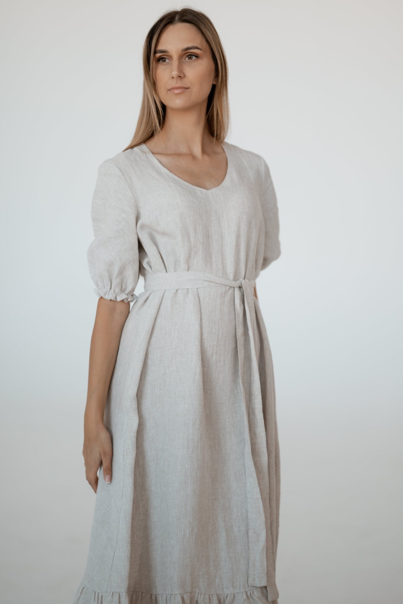 Linen Tablecloth – Natural – White | Wholesale Linen Towels, Tablecloths, Napkins, Bathrobes, Aprons, Abayas & Thobes - Middle East Collection by Unique Linen“