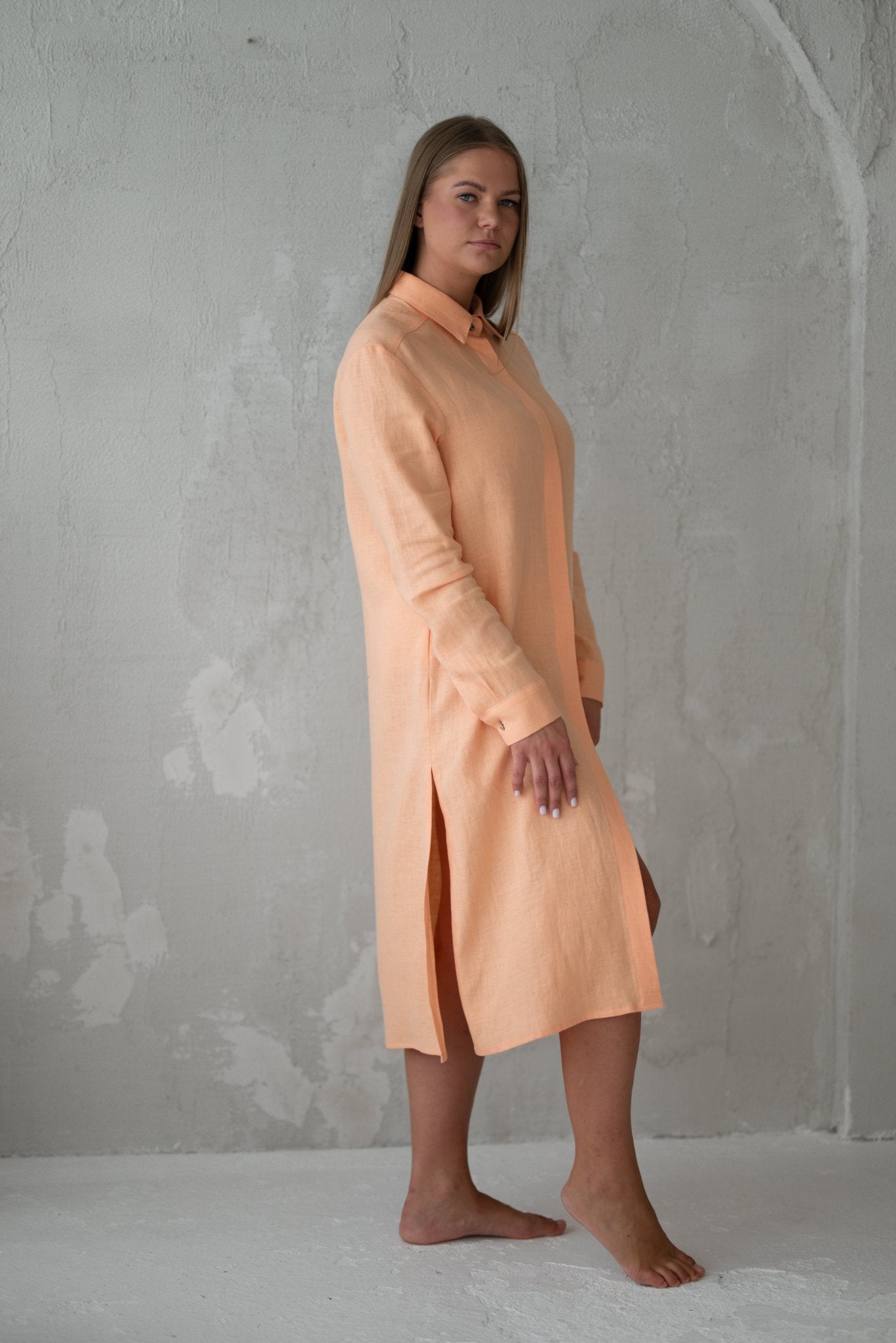 Linen Tablecloth – Natural – White | Wholesale Linen Towels, Tablecloths, Napkins, Bathrobes, Aprons, Abayas & Thobes - Middle East Collection by Unique Linen“