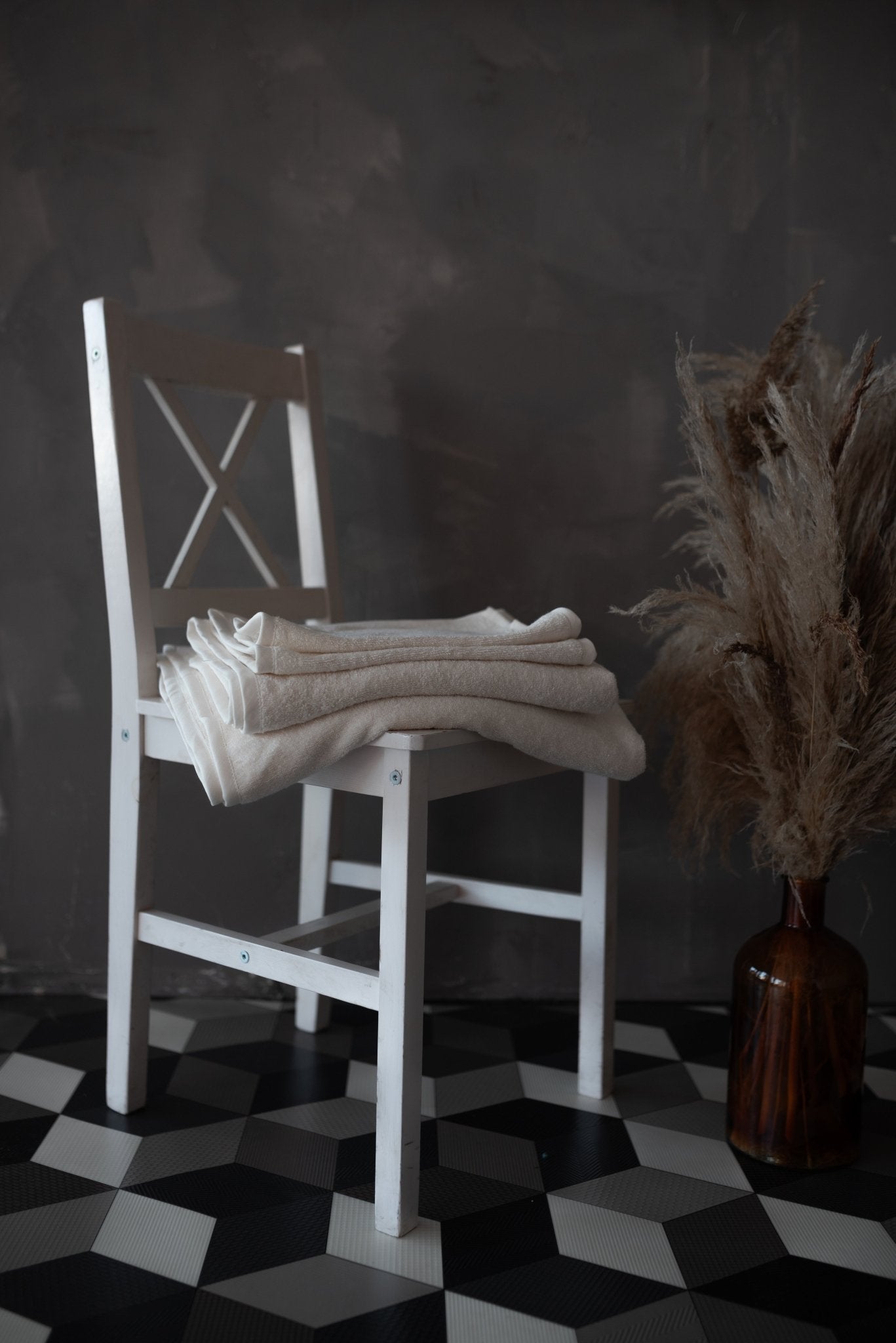 Linen Tablecloth – Natural – White | Wholesale Linen Towels, Tablecloths, Napkins, Bathrobes, Aprons, Abayas & Thobes - Middle East Collection by Unique Linen“