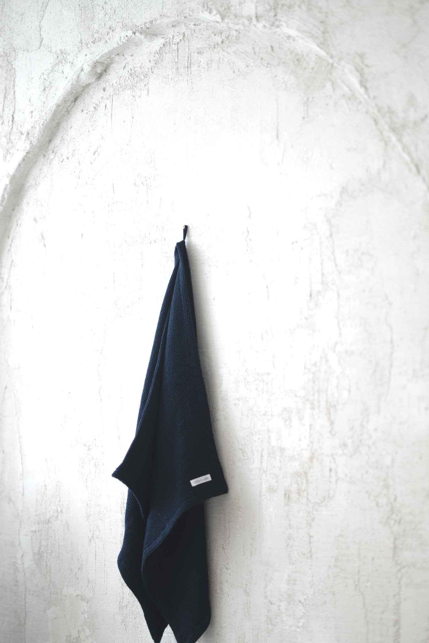 Linen Tablecloth – Natural – White | Wholesale Linen Towels, Tablecloths, Napkins, Bathrobes, Aprons, Abayas & Thobes - Middle East Collection by Unique Linen“