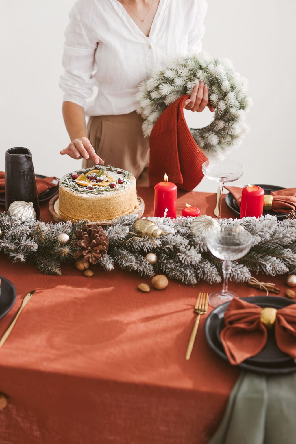 Linen Tablecloth – Natural – White | Wholesale Linen Towels, Tablecloths, Napkins, Bathrobes, Aprons, Abayas & Thobes - Middle East Collection by Unique Linen“