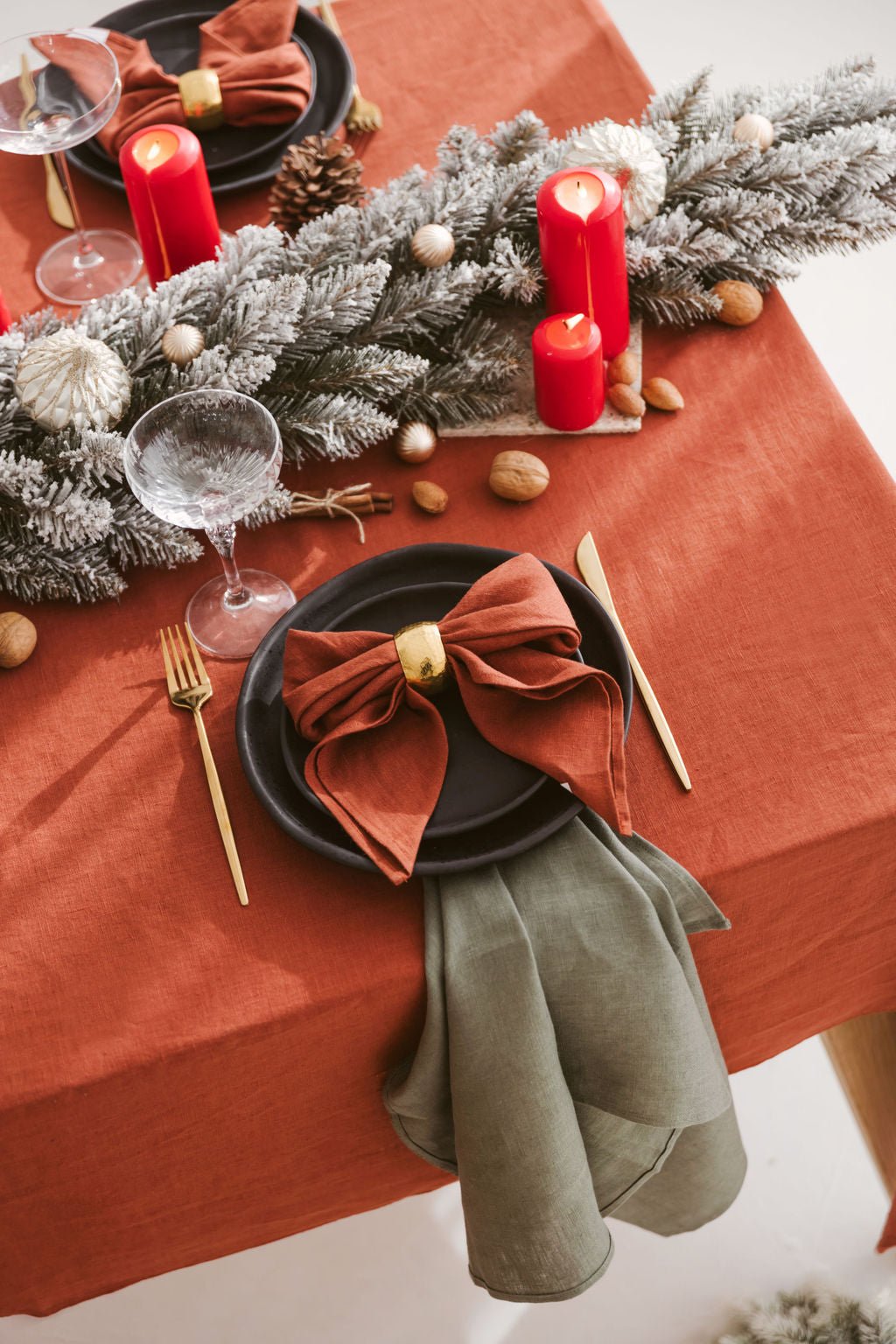 Linen Tablecloth – Natural – White | Wholesale Linen Towels, Tablecloths, Napkins, Bathrobes, Aprons, Abayas & Thobes - Middle East Collection by Unique Linen“