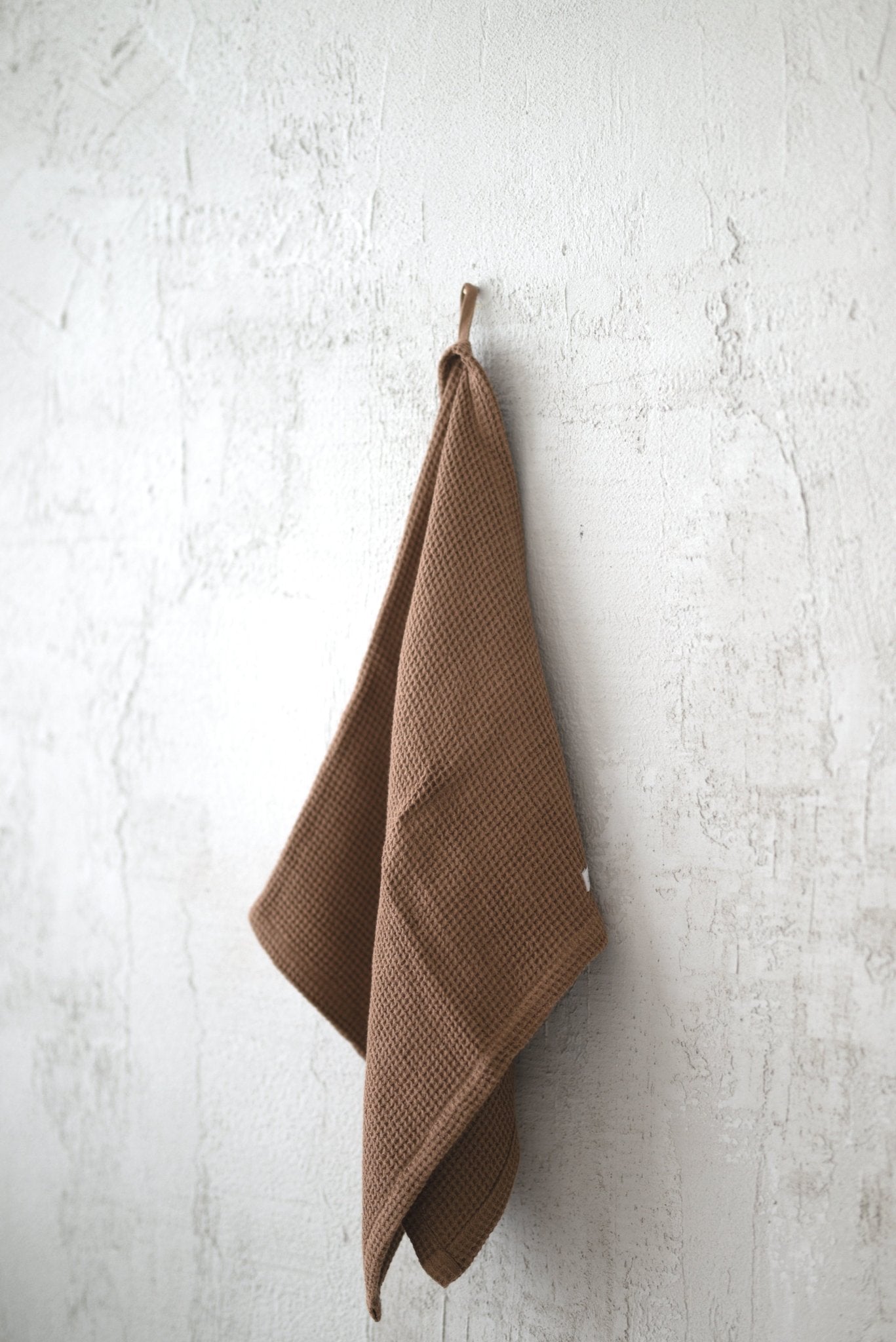 Linen Tablecloth – Natural – White | Wholesale Linen Towels, Tablecloths, Napkins, Bathrobes, Aprons, Abayas & Thobes - Middle East Collection by Unique Linen“