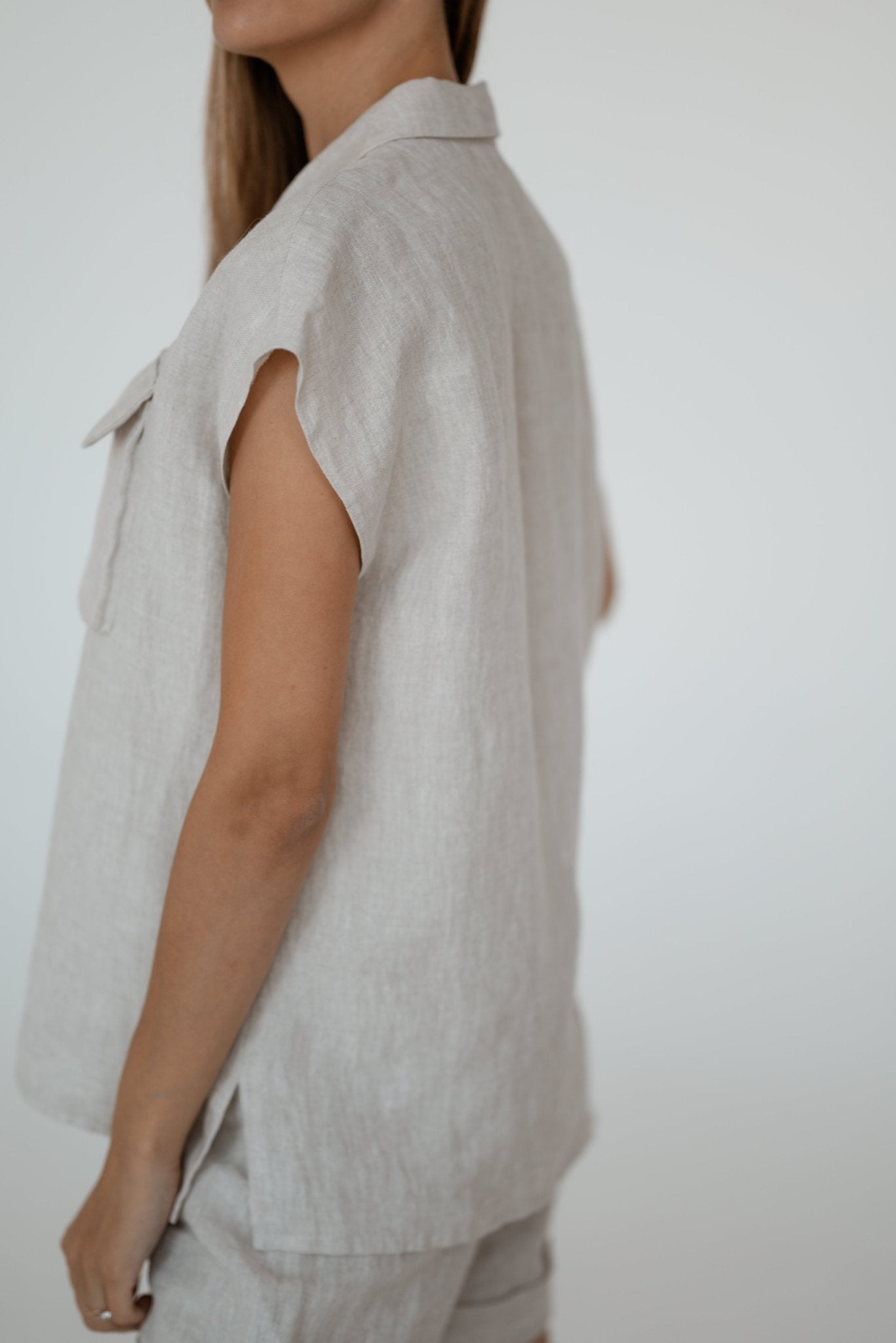 Linen Tablecloth – Natural – White | Wholesale Linen Towels, Tablecloths, Napkins, Bathrobes, Aprons, Abayas & Thobes - Middle East Collection by Unique Linen“
