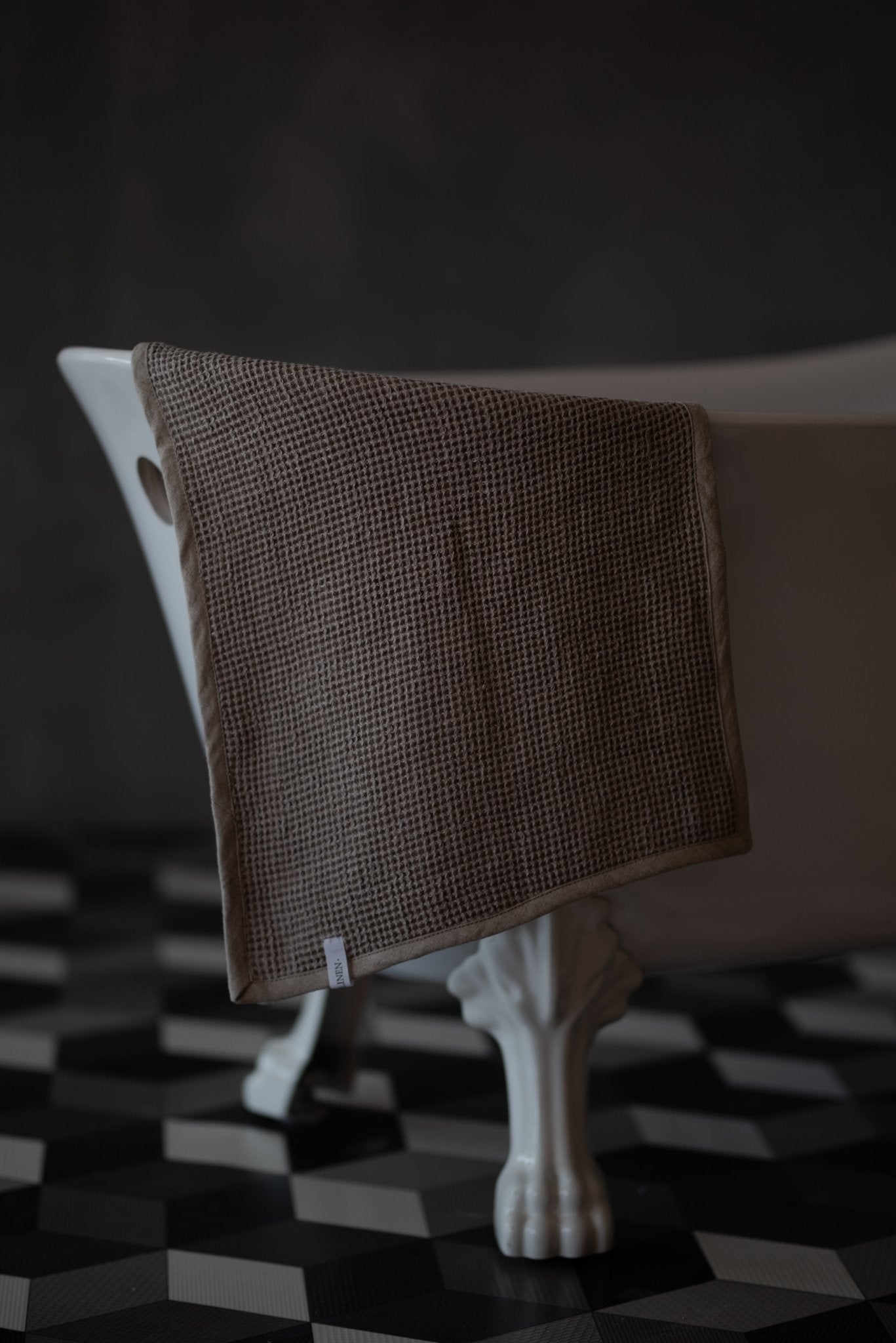 Linen Tablecloth – Natural – White | Wholesale Linen Towels, Tablecloths, Napkins, Bathrobes, Aprons, Abayas & Thobes - Middle East Collection by Unique Linen“