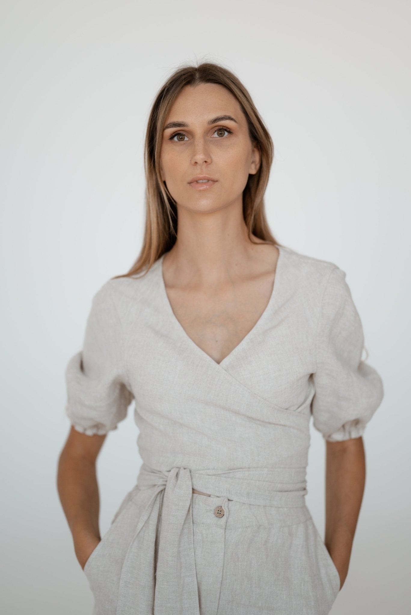 Linen Tablecloth – Natural – White | Wholesale Linen Towels, Tablecloths, Napkins, Bathrobes, Aprons, Abayas & Thobes - Middle East Collection by Unique Linen“