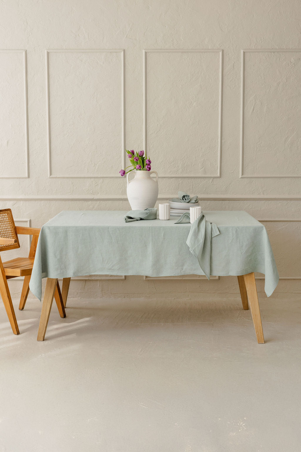 Linen Tablecloth – Natural – White | Wholesale Linen Towels, Tablecloths, Napkins, Bathrobes, Aprons, Abayas & Thobes - Middle East Collection by Unique Linen“