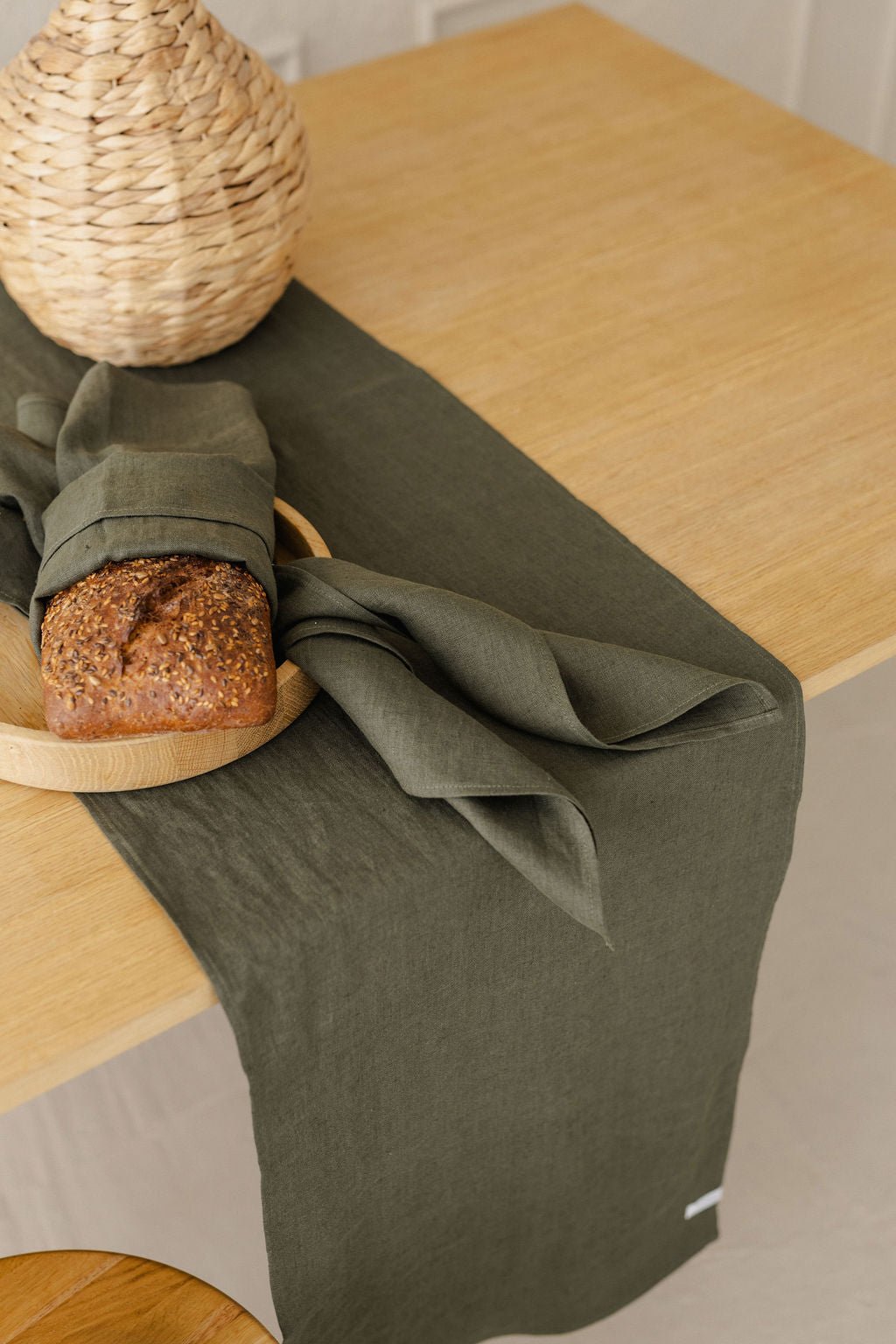 Linen Tablecloth – Natural – White | Wholesale Linen Towels, Tablecloths, Napkins, Bathrobes, Aprons, Abayas & Thobes - Middle East Collection by Unique Linen“