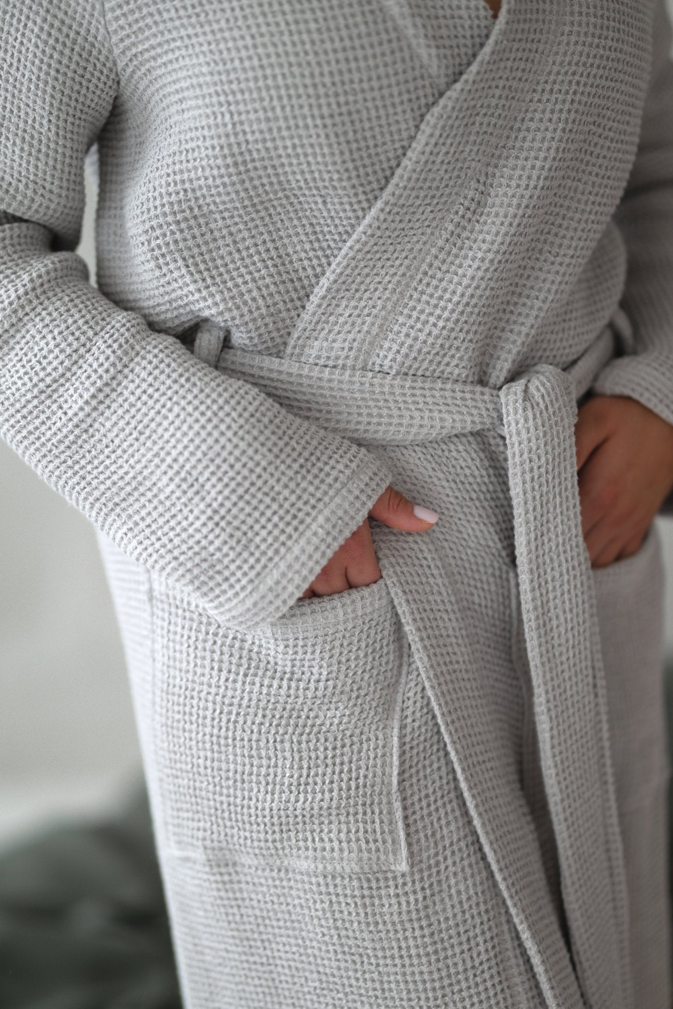Linen Tablecloth – Natural – White | Wholesale Linen Towels, Tablecloths, Napkins, Bathrobes, Aprons, Abayas & Thobes - Middle East Collection by Unique Linen“