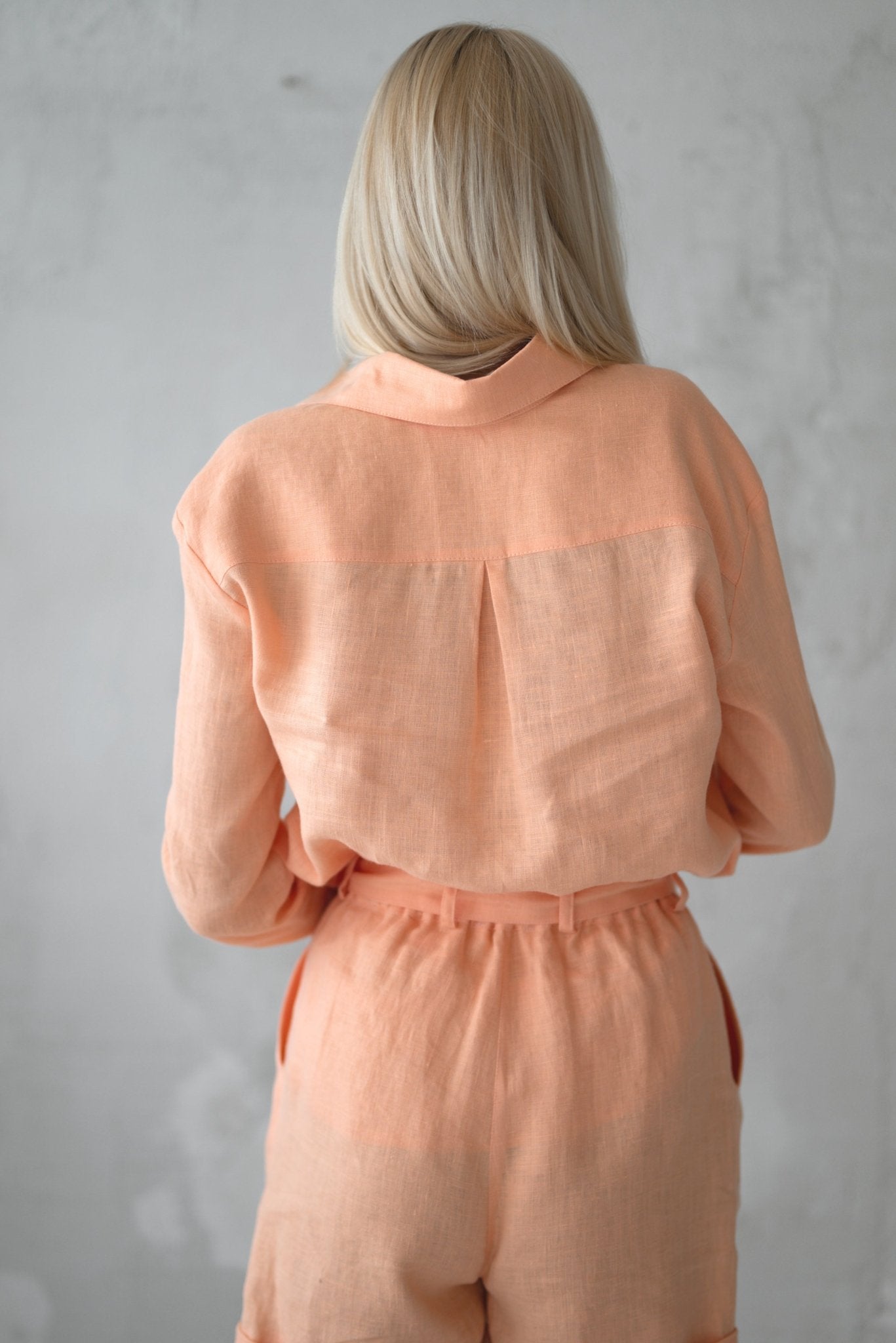 Linen Tablecloth – Natural – White | Wholesale Linen Towels, Tablecloths, Napkins, Bathrobes, Aprons, Abayas & Thobes - Middle East Collection by Unique Linen“
