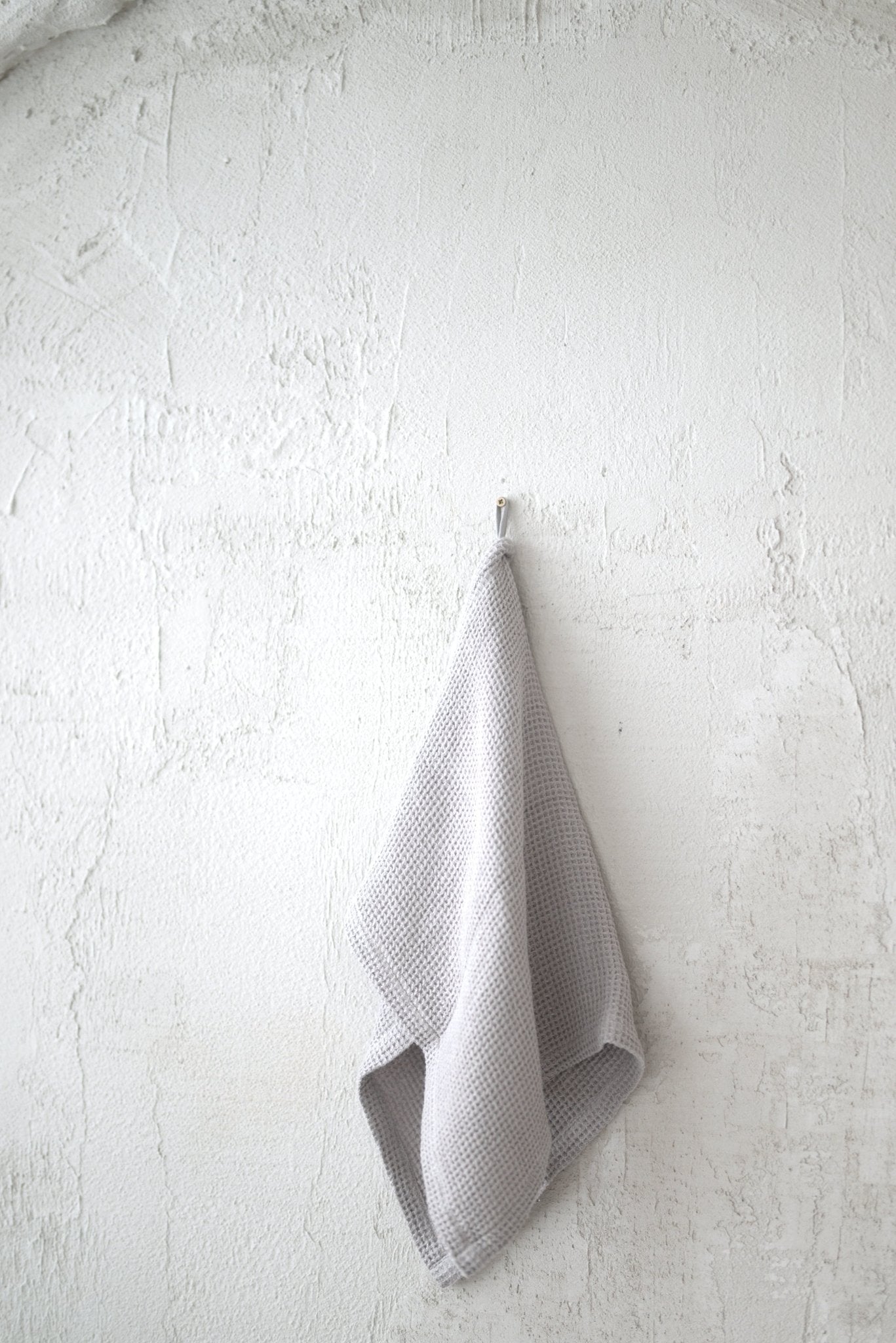 Linen Tablecloth – Natural – White | Wholesale Linen Towels, Tablecloths, Napkins, Bathrobes, Aprons, Abayas & Thobes - Middle East Collection by Unique Linen“