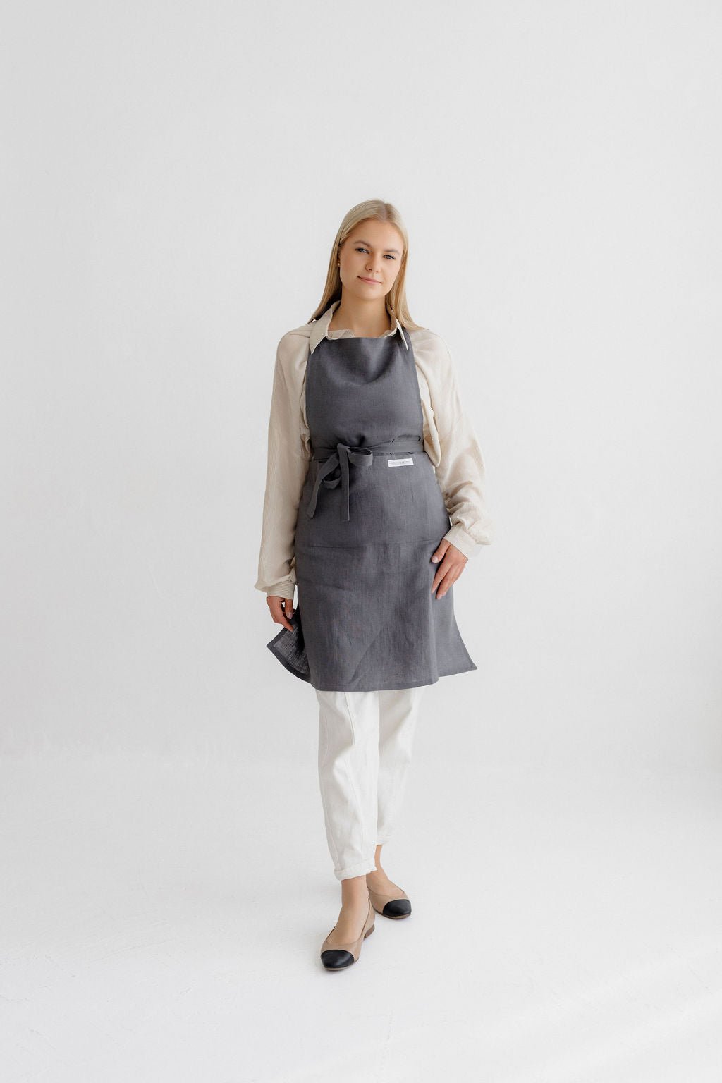 Linen Tablecloth – Natural – White | Wholesale Linen Towels, Tablecloths, Napkins, Bathrobes, Aprons, Abayas & Thobes - Middle East Collection by Unique Linen“