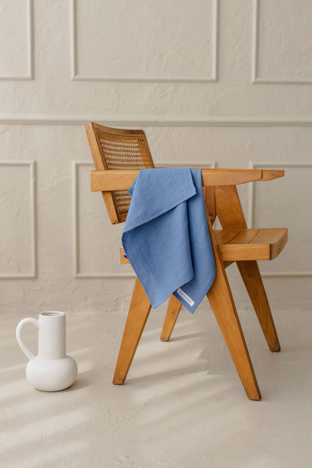 Linen Tablecloth – Natural – White | Wholesale Linen Towels, Tablecloths, Napkins, Bathrobes, Aprons, Abayas & Thobes - Middle East Collection by Unique Linen“
