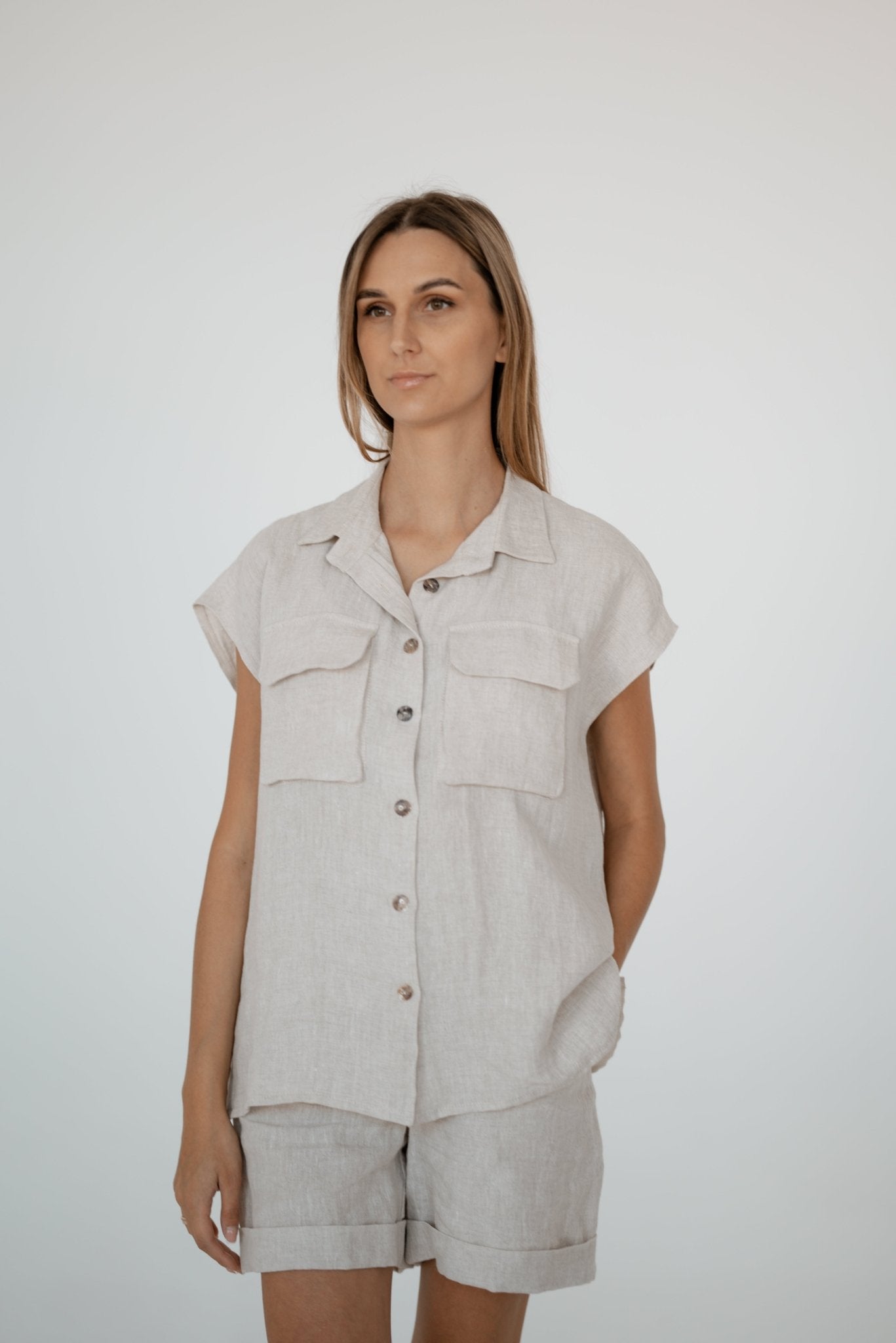 Linen Tablecloth – Natural – White | Wholesale Linen Towels, Tablecloths, Napkins, Bathrobes, Aprons, Abayas & Thobes - Middle East Collection by Unique Linen“