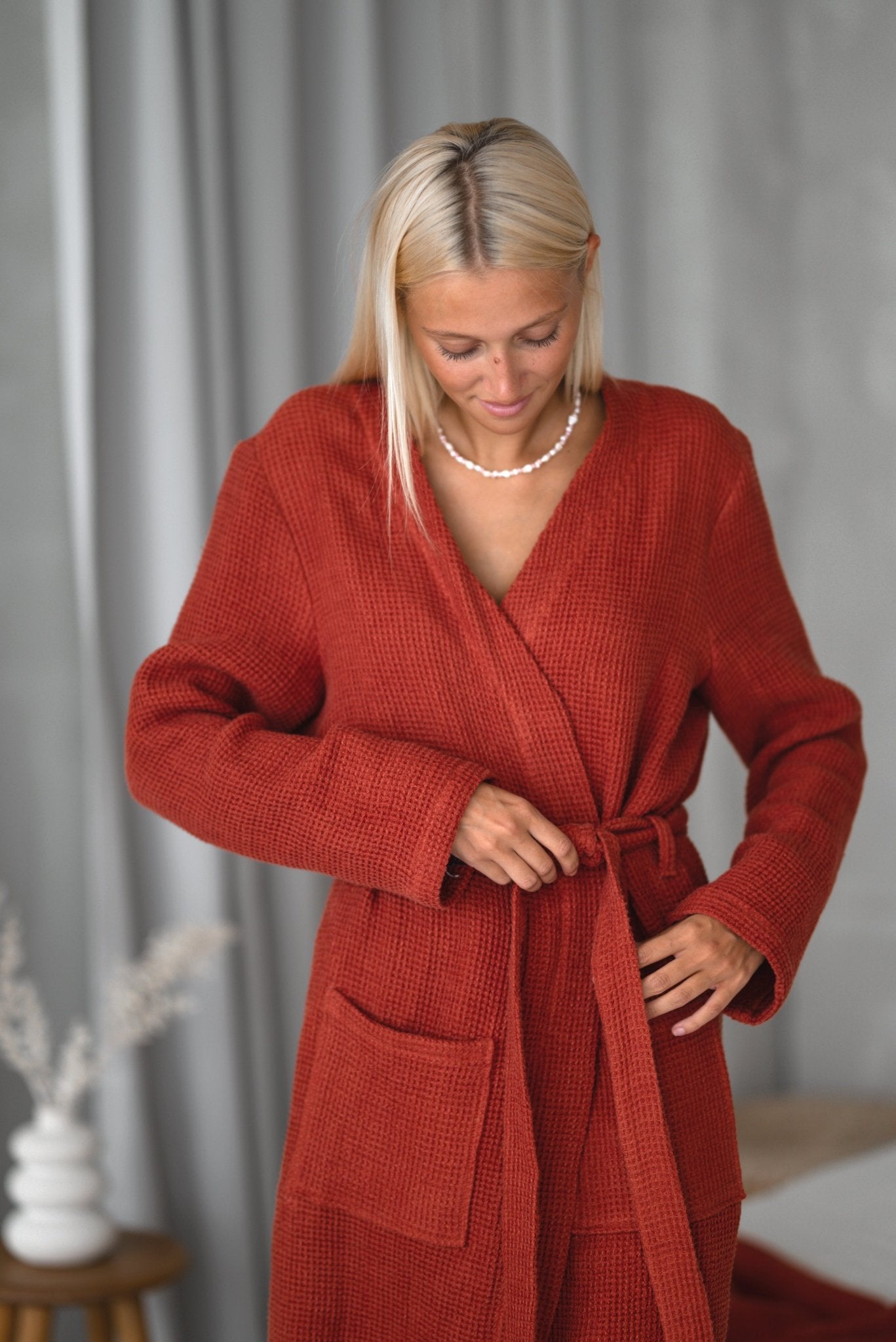 Linen Tablecloth – Natural – White | Wholesale Linen Towels, Tablecloths, Napkins, Bathrobes, Aprons, Abayas & Thobes - Middle East Collection by Unique Linen“