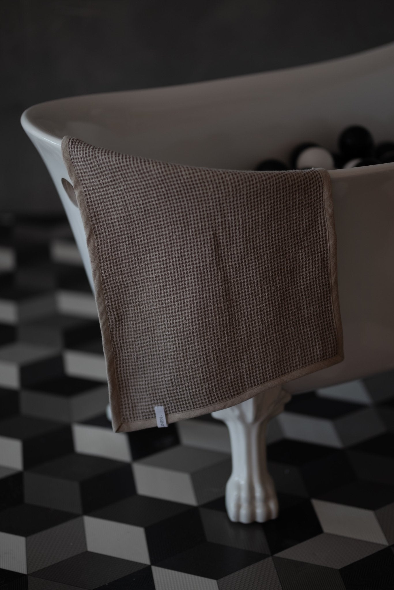 Linen Tablecloth – Natural – White | Wholesale Linen Towels, Tablecloths, Napkins, Bathrobes, Aprons, Abayas & Thobes - Middle East Collection by Unique Linen“