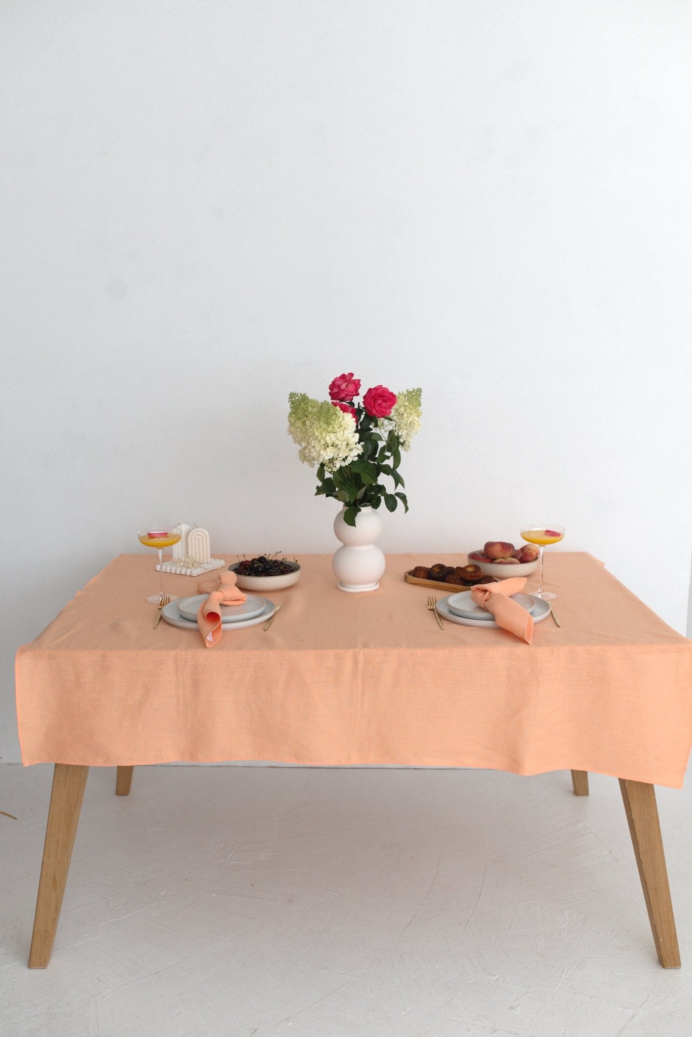 Linen Tablecloth – Natural – White | Wholesale Linen Towels, Tablecloths, Napkins, Bathrobes, Aprons, Abayas & Thobes - Middle East Collection by Unique Linen“