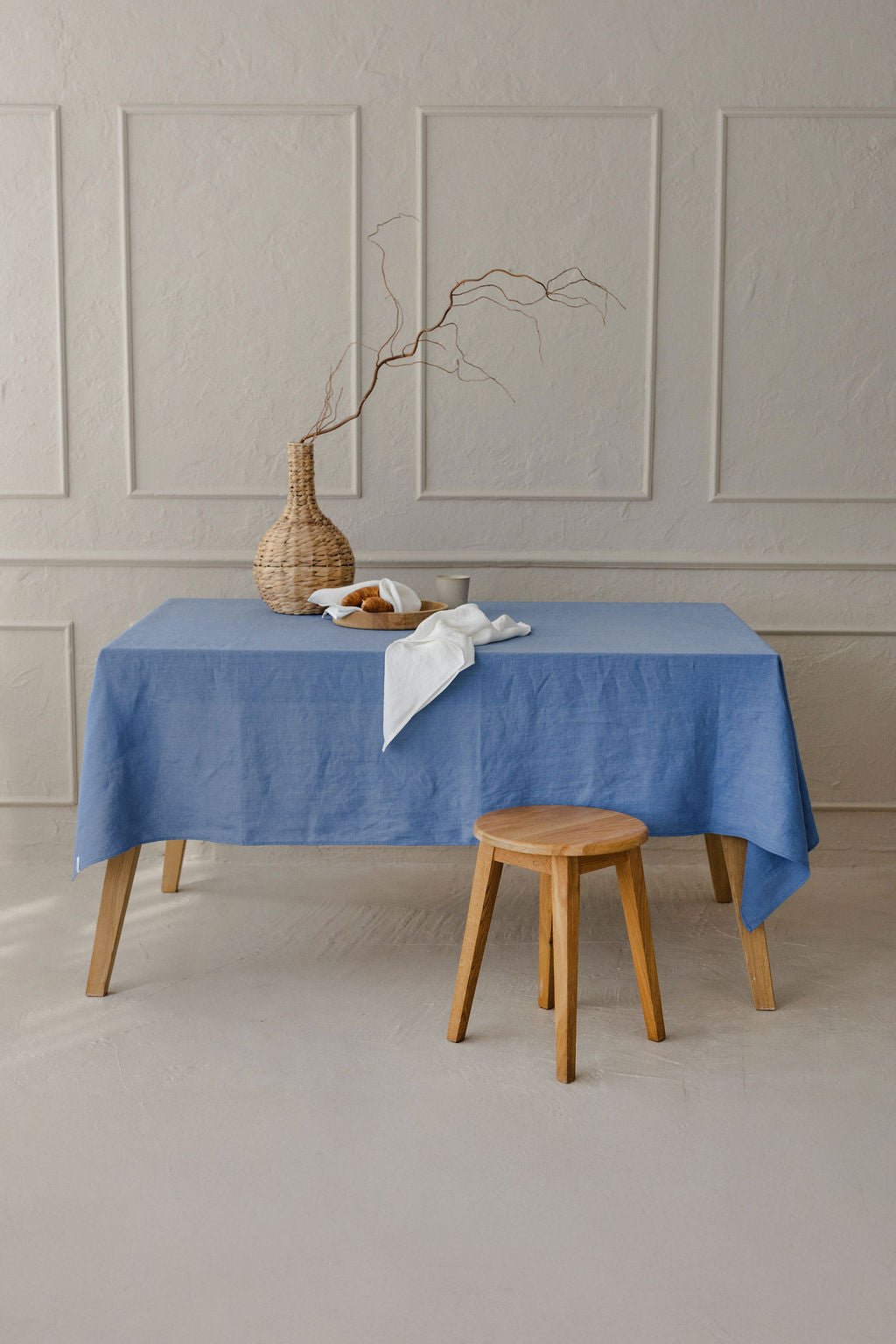 Linen Tablecloth – Natural – White | Wholesale Linen Towels, Tablecloths, Napkins, Bathrobes, Aprons, Abayas & Thobes - Middle East Collection by Unique Linen“