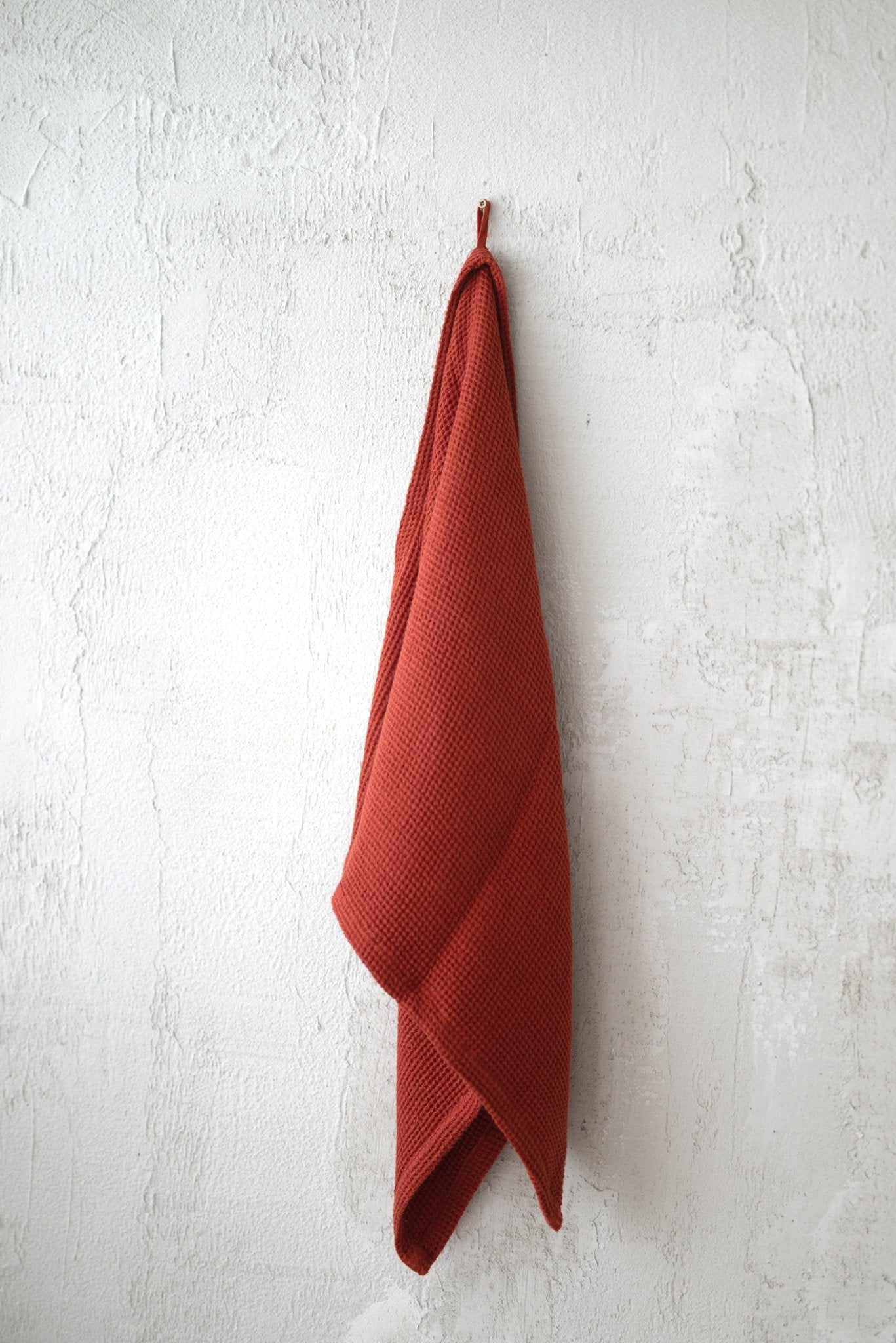 Linen Tablecloth – Natural – White | Wholesale Linen Towels, Tablecloths, Napkins, Bathrobes, Aprons, Abayas & Thobes - Middle East Collection by Unique Linen“