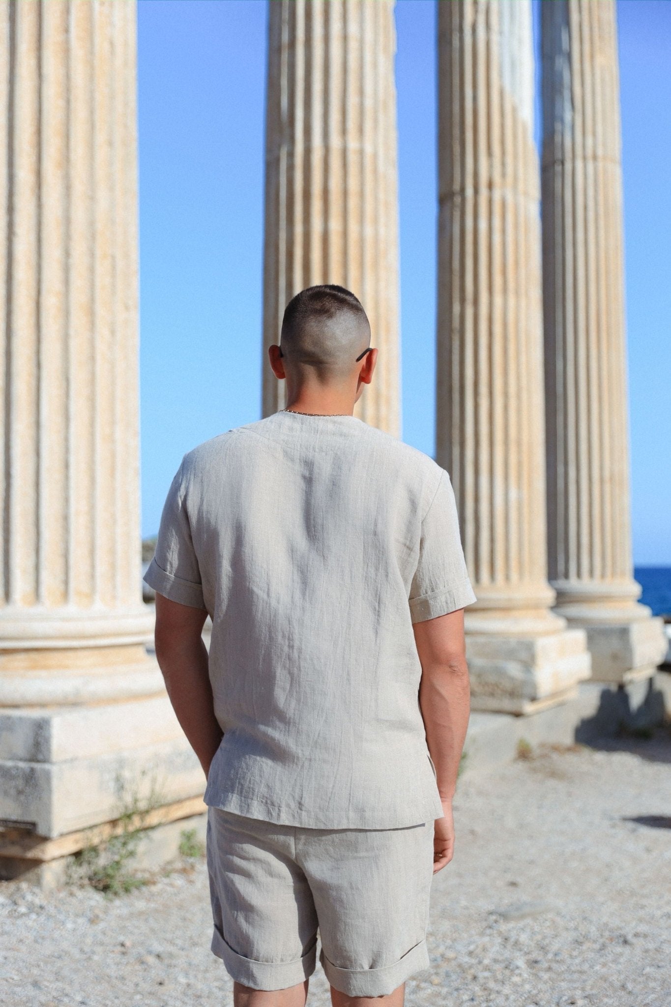 Linen Tablecloth – Natural – White | Wholesale Linen Towels, Tablecloths, Napkins, Bathrobes, Aprons, Abayas & Thobes - Middle East Collection by Unique Linen“